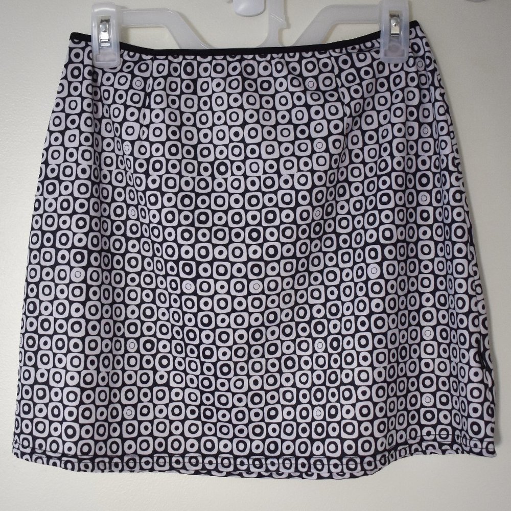 Trek Bicycles riding mini skirt with black & white circles & squares